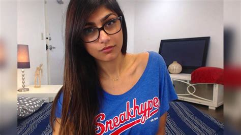 mia khalifa solo